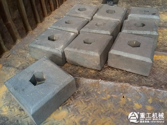 立軸式制砂機錘頭配件多少錢一噸